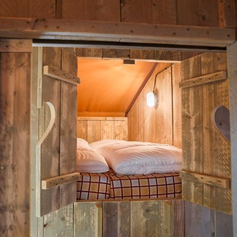 TENTE TOILE ET BOIS 6 personnes - Safari Lodge | 3 Ch. | 6 Pers. | 1 SDB | Clim.