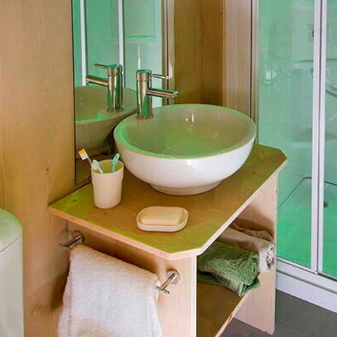 Tente en toile et en bois 6 personnes - Tente Safari | 3 Ch. | 6 Pers. | 1 SDB | Clim.