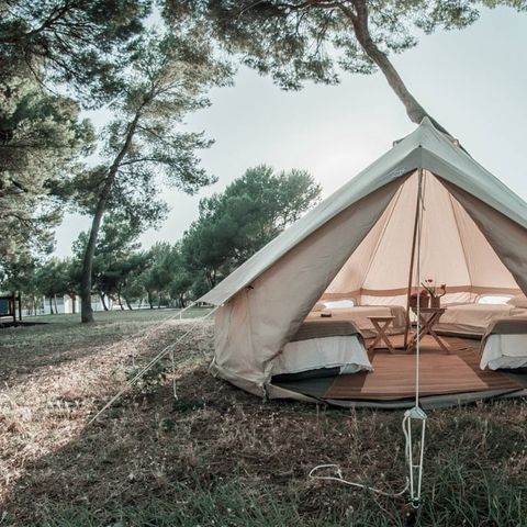 Tente en toile et en bois 4 personnes - Glamping 4P