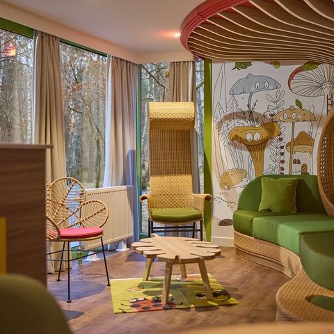 HÉBERGEMENT INSOLITE 6 personnes - Mini Monde CH2744