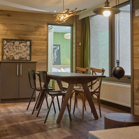 HÉBERGEMENT INSOLITE 6 personnes - Dans la nature CH2742