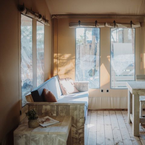Tente en toile et en bois 5 personnes - Tente Wood Prestige Plus - 2 chambres - 1 salle de bain 38m²