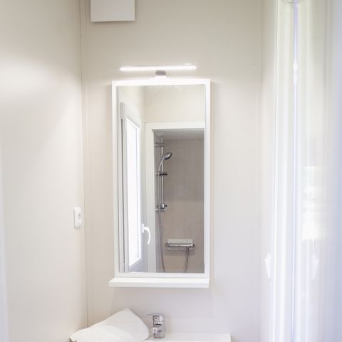 LODGE 4 personnes - Lodge Family 34,02 m² - 2 chambres + Terrasse + TV