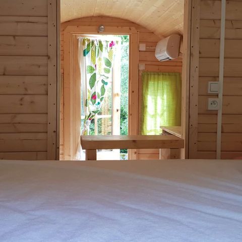 HÉBERGEMENT INSOLITE 2 personnes - Hébergement Tonneau - Sans sanitaires - Toilette sèche