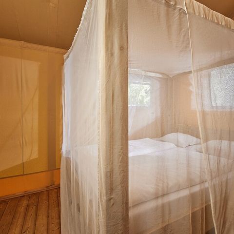 Tente en toile et en bois 6 personnes - Loge PZ995