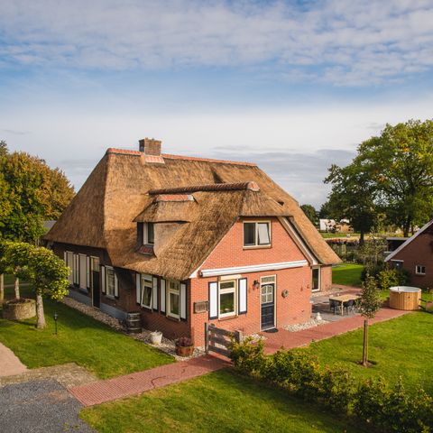 MAISON 6 personnes - Ferme de vacances nostalgique avec bain à remous