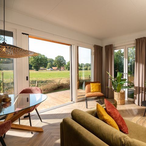 LODGE 4 personnes - Nature avec bain à remous