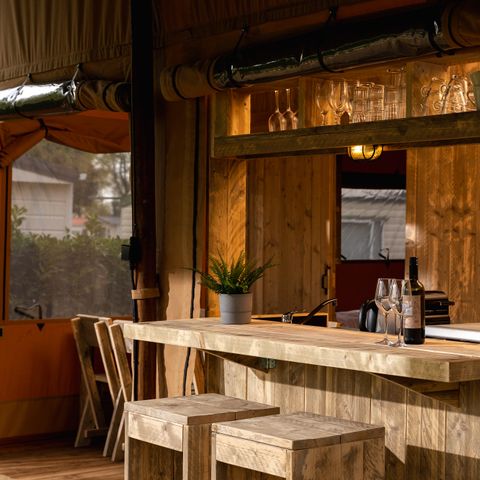 Tente en toile et en bois 5 personnes - Le barman