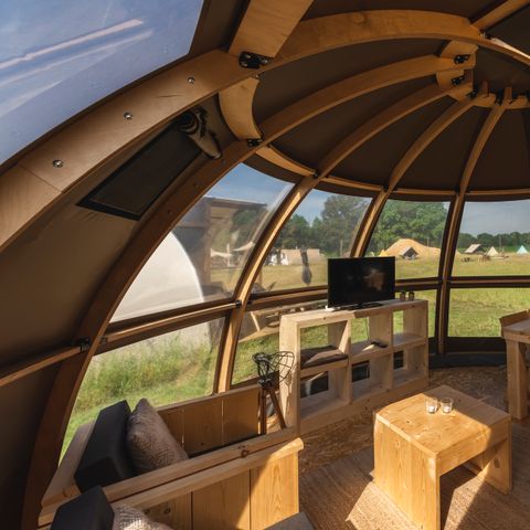 TENTE 4 personnes - Riverdome avec sanitaires privés et bain à remous