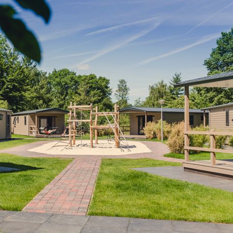 Hébergement pour groupe 30 personnes - 6x bungalette avec véranda