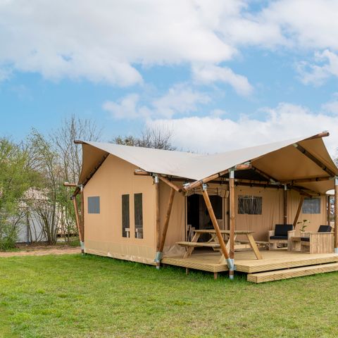 Tente en toile et en bois 4 personnes - avec sanitaires privés (max. 2 adultes)