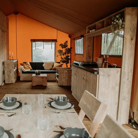 TENTE TOILE ET BOIS 4 personnes - avec sanitaires privés (max. 2 adultes)