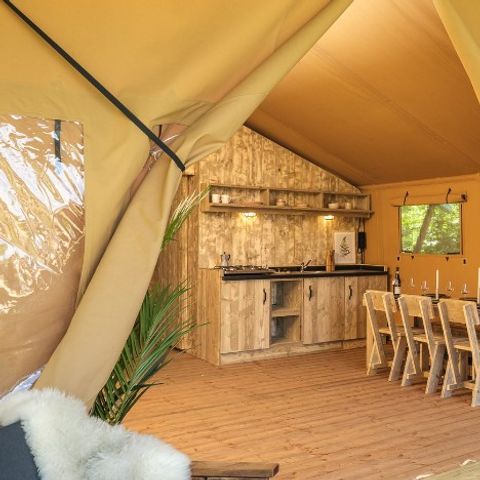 Tente en toile et en bois 8 personnes - avec salle de bain privée