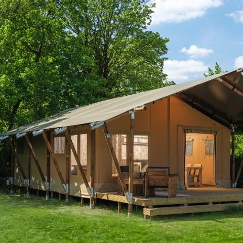 Tente en toile et en bois 8 personnes - avec salle de bain privée
