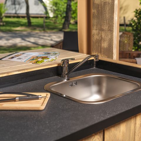 Tente en toile et en bois 5 personnes - Suite safari avec salle de bain privée