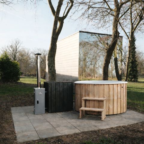 BUNGALOW 2 personnes - Maison miroir sur la Regge avec bain à bulles et vue panoramique