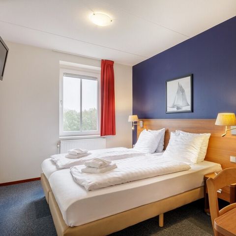 APPARTEMENT 6 personnes - Suite VIP au bord de l'eau EH906