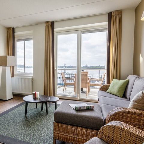 APPARTEMENT 4 personnes - Suite VIP avec vue sur le fleuve EH904