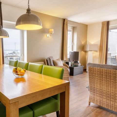 APPARTEMENT 6 personnes - Suite au bord de l'eau VIP EH906