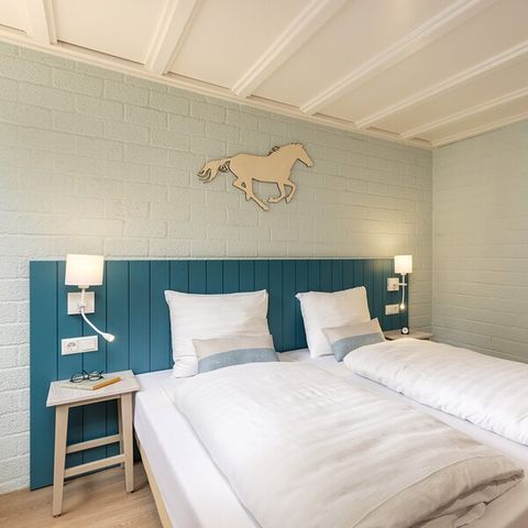 HÉBERGEMENT INSOLITE 4 personnes - Poney MD2442