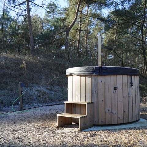 Tiny house 4 personnes - avec bain à remous