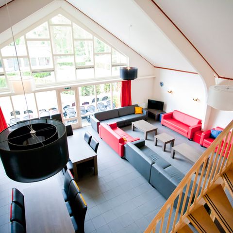 MAISON 24 personnes