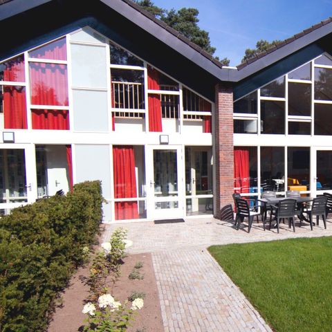 MAISON 24 personnes