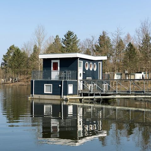 HÉBERGEMENT INSOLITE 4 personnes - Bateau habitable BS1342