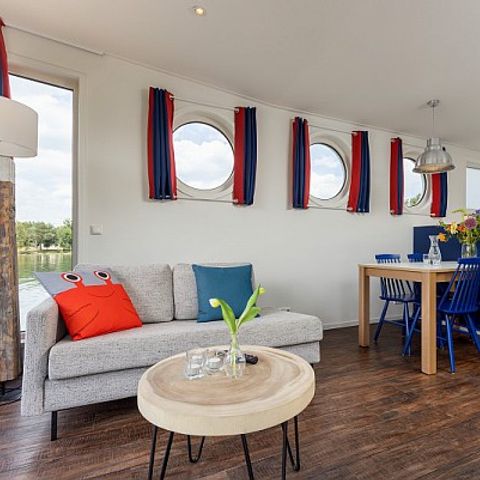 HÉBERGEMENT INSOLITE 4 personnes - Bateau-maison KV2141