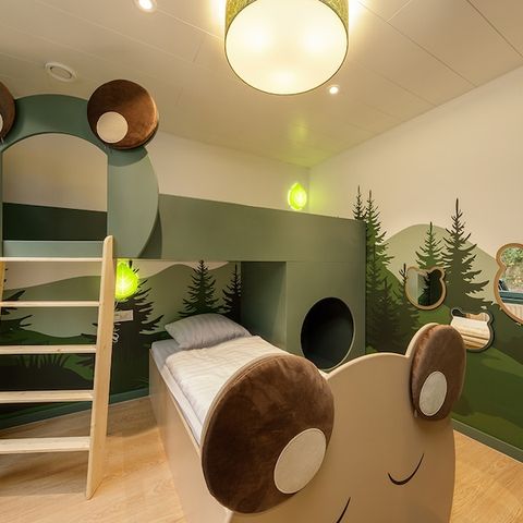 HÉBERGEMENT INSOLITE 4 personnes - Animaux dans la forêt EP1291