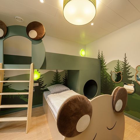 HÉBERGEMENT INSOLITE 4 personnes - Animaux dans la forêt EP1291