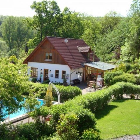 BUNGALOW 3 personnes - Appartement confortable avec four, situé dans la vallée verdoyante de Bruchttal