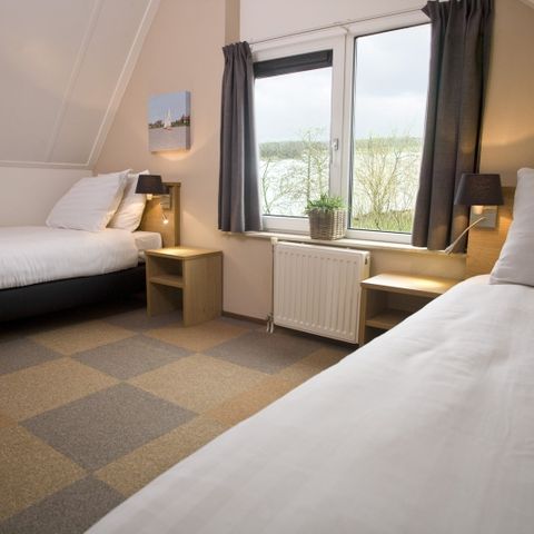 BUNGALOW 4 personnes - VIP SR359