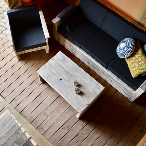 Tente en toile et en bois 6 personnes - Haut de la page