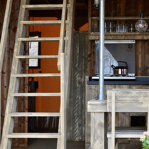Tente en toile et en bois 6 personnes - Haut de la page
