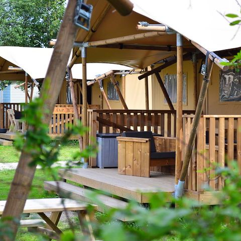 Tente en toile et en bois 6 personnes - Haut de la page