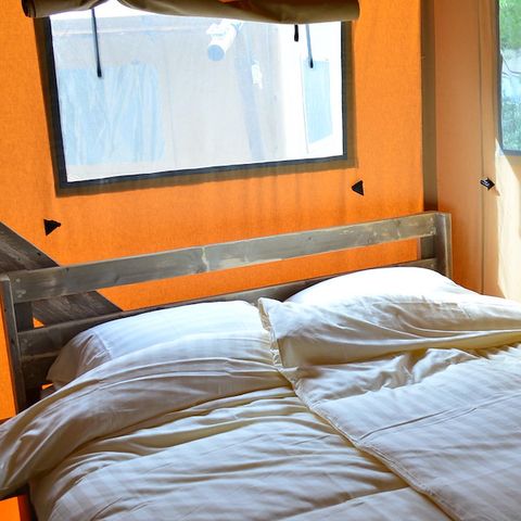 Tente en toile et en bois 8 personnes