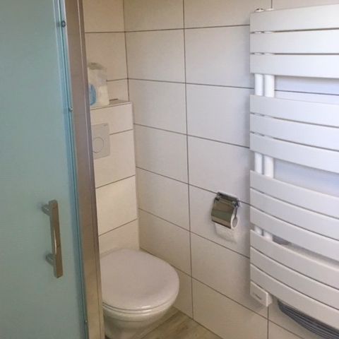 BUNGALOW 8 personnes - B (6 adultes + 2 enfants)