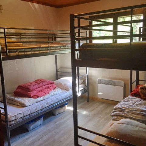 BUNGALOW 8 personnes - B (6 adultes + 2 enfants)