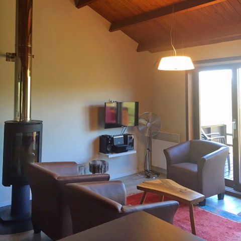 BUNGALOW 8 personnes - B (6 adultes + 2 enfants)