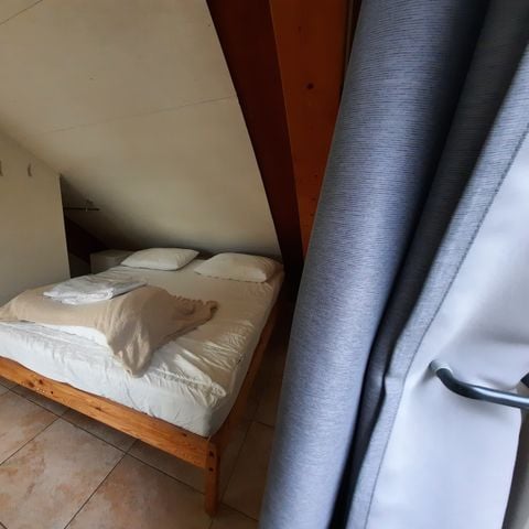 BUNGALOW 4 personnes - Bungalow en herbe