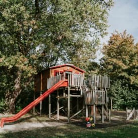 MAISON 4 personnes - Maison dans les arbres Coucou avec entrée Safaripark Beekse Bergen