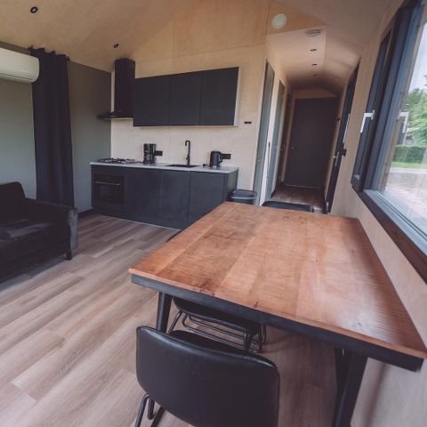 HÉBERGEMENT INSOLITE 16 personnes - Hébergement de groupes chalet en bois rond + 4 tiny houses de quatre personnes (16 personnes)