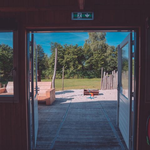 HÉBERGEMENT INSOLITE 24 personnes - Chambre de groupe la Strandhuis + 6 Tiny Houses (24 personnes)