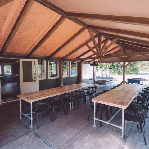 HÉBERGEMENT INSOLITE 24 personnes - Chambre de groupe la Strandhuis + 6 Tiny Houses (24 personnes)