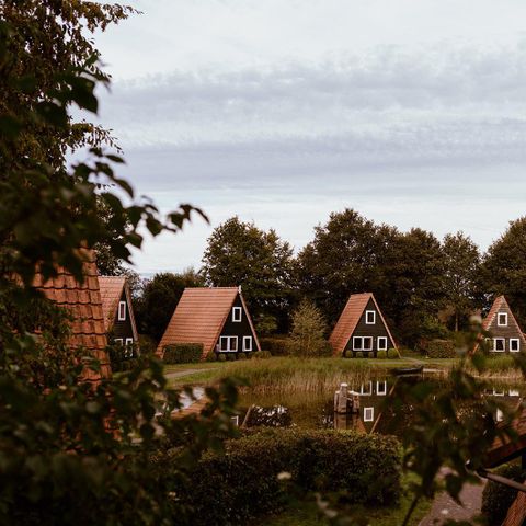 MAISON 76 personnes - Hébergement collectif Kapschuur + 13 chalets de pêcheurs (76 personnes)