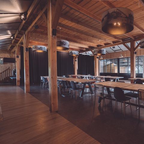 MAISON 76 personnes - Hébergement collectif Kapschuur + 13 chalets de pêcheurs (76 personnes)