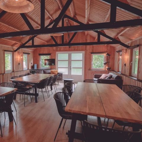 MAISON 18 personnes - Hébergement de groupes Grand chalet en bois rond + 3 chalets de pêcheurs (18 personnes)