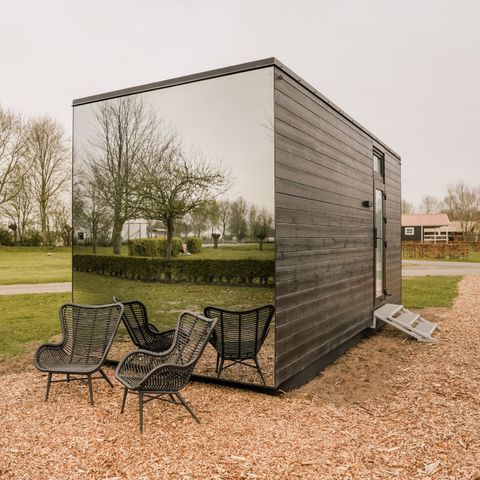 HÉBERGEMENT INSOLITE 2 personnes - Avec façade miroir