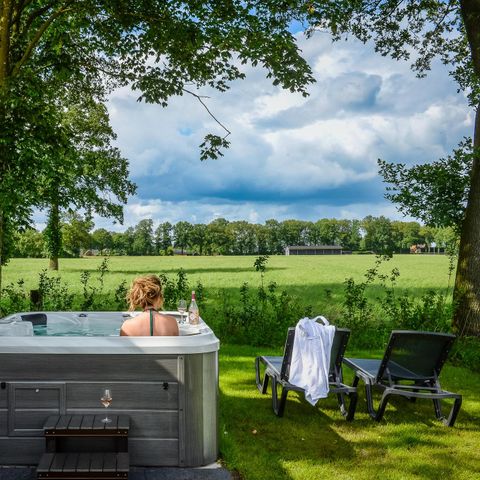 Lodge 2 personnes - Panorama Wellness lodge | jacuzzi, sauna et douche solaire
